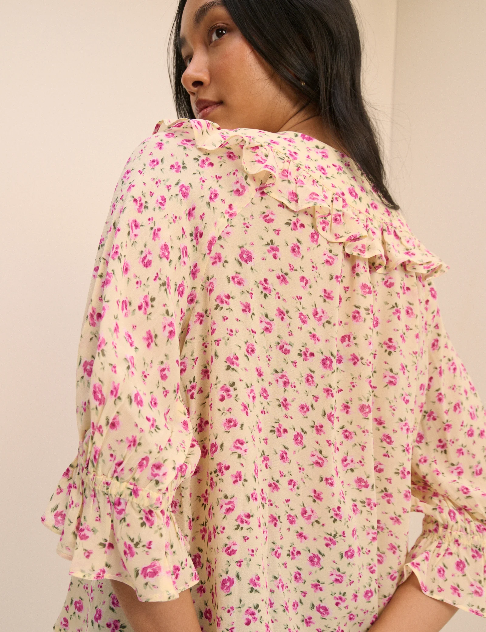 Cream and Pink Floral Short Sleeve Blouse - Image 5
