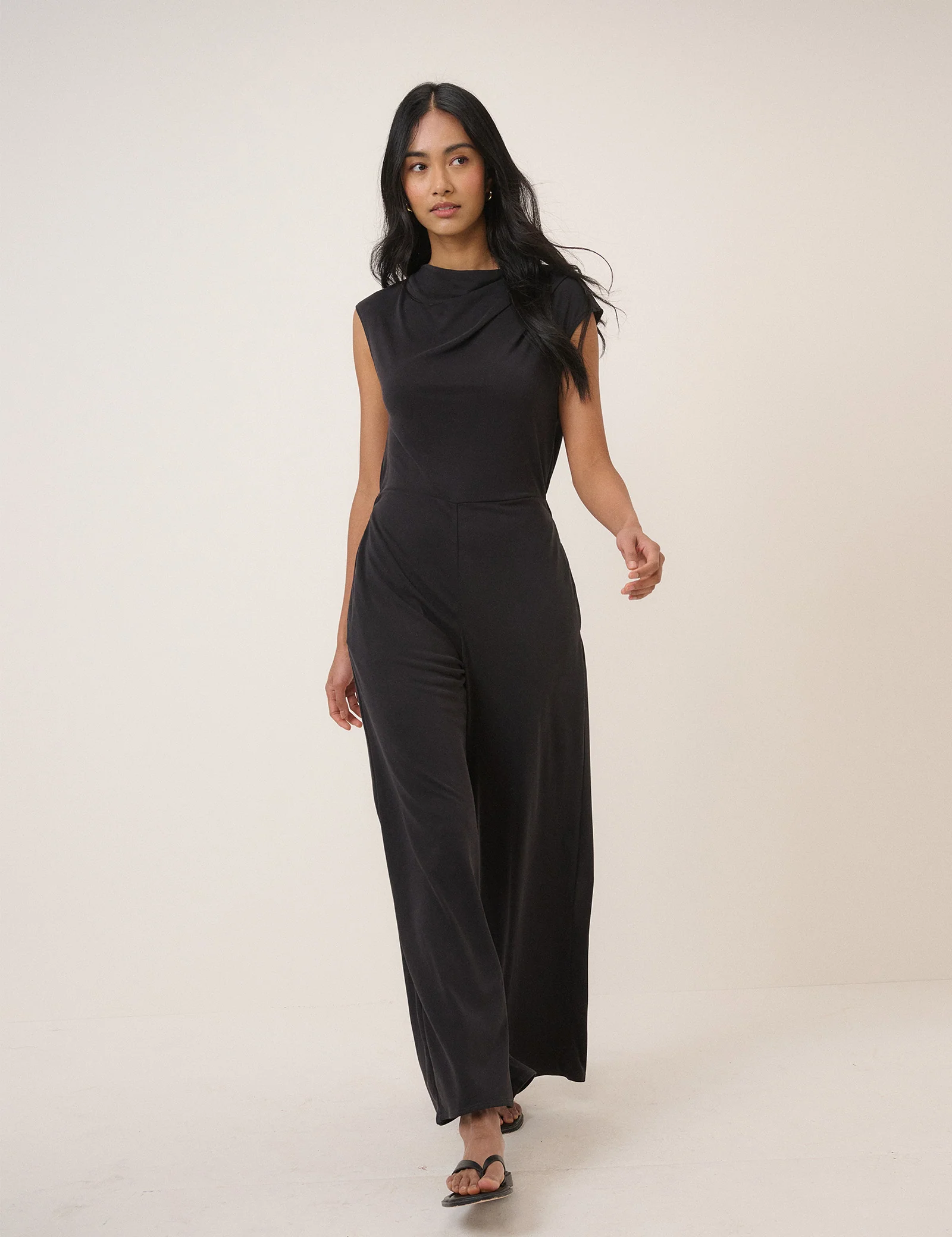 Black Boat Neck Jersey Sleeveless Jersey Jumpsuit