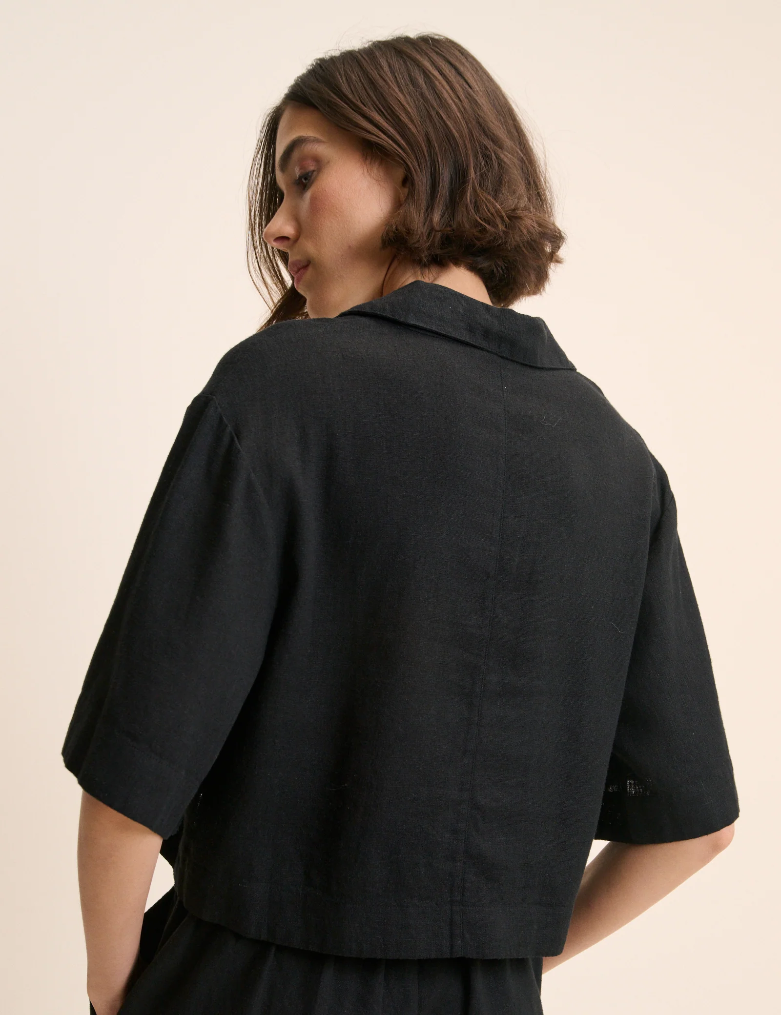 Black Linen-Blend Cropped Shirt - Image 5