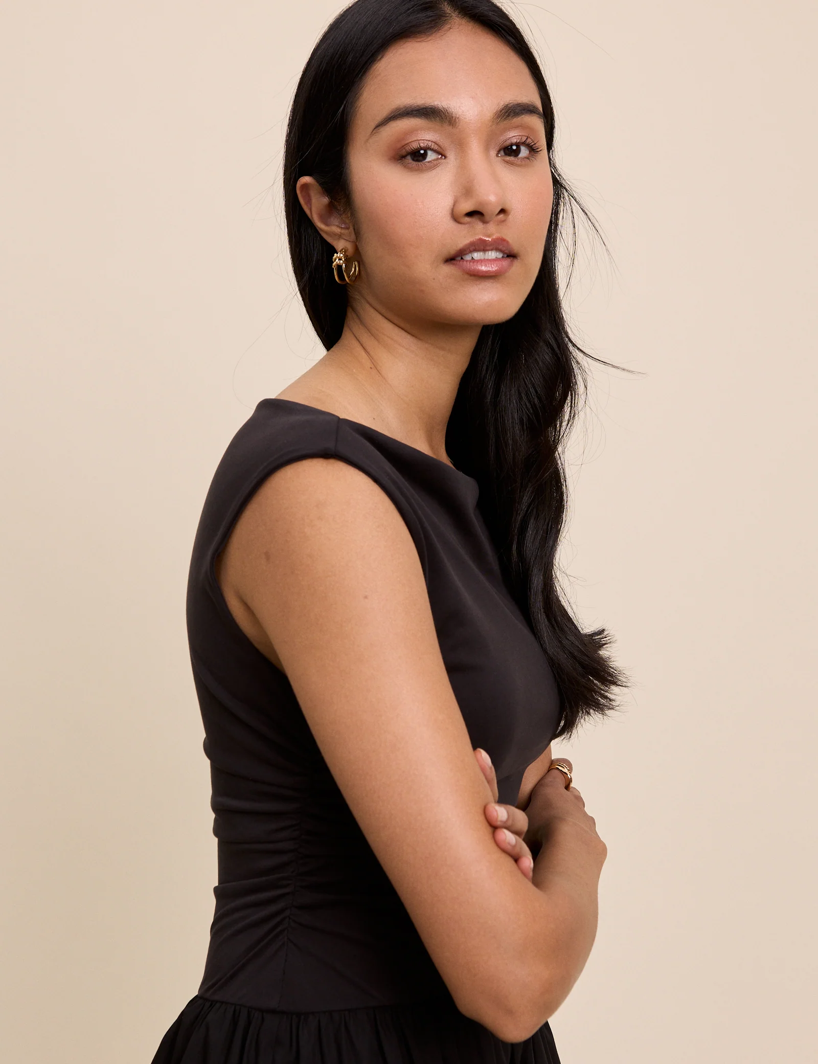 Black Draped Off Shoulder Beth Midi Dress - Image 4