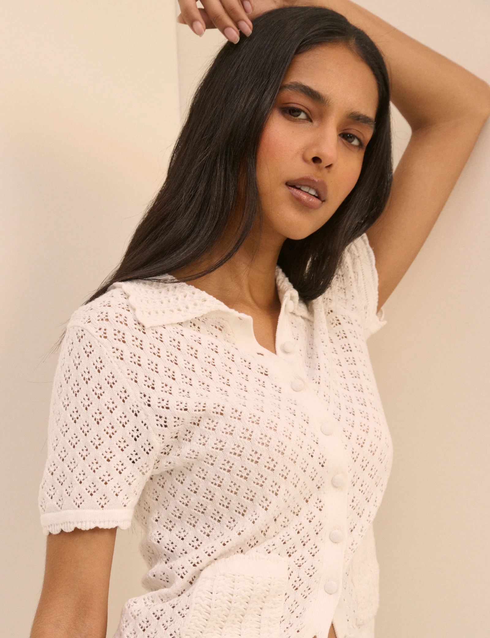 White Short Sleeve Crochet Collar Cardigan - Image 2
