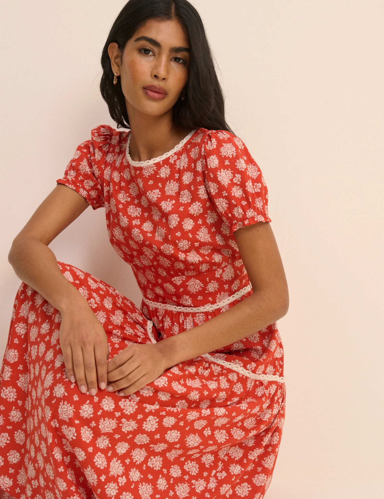 Red Ditsy Floral Tiered Dara Midi Dress - Image 5