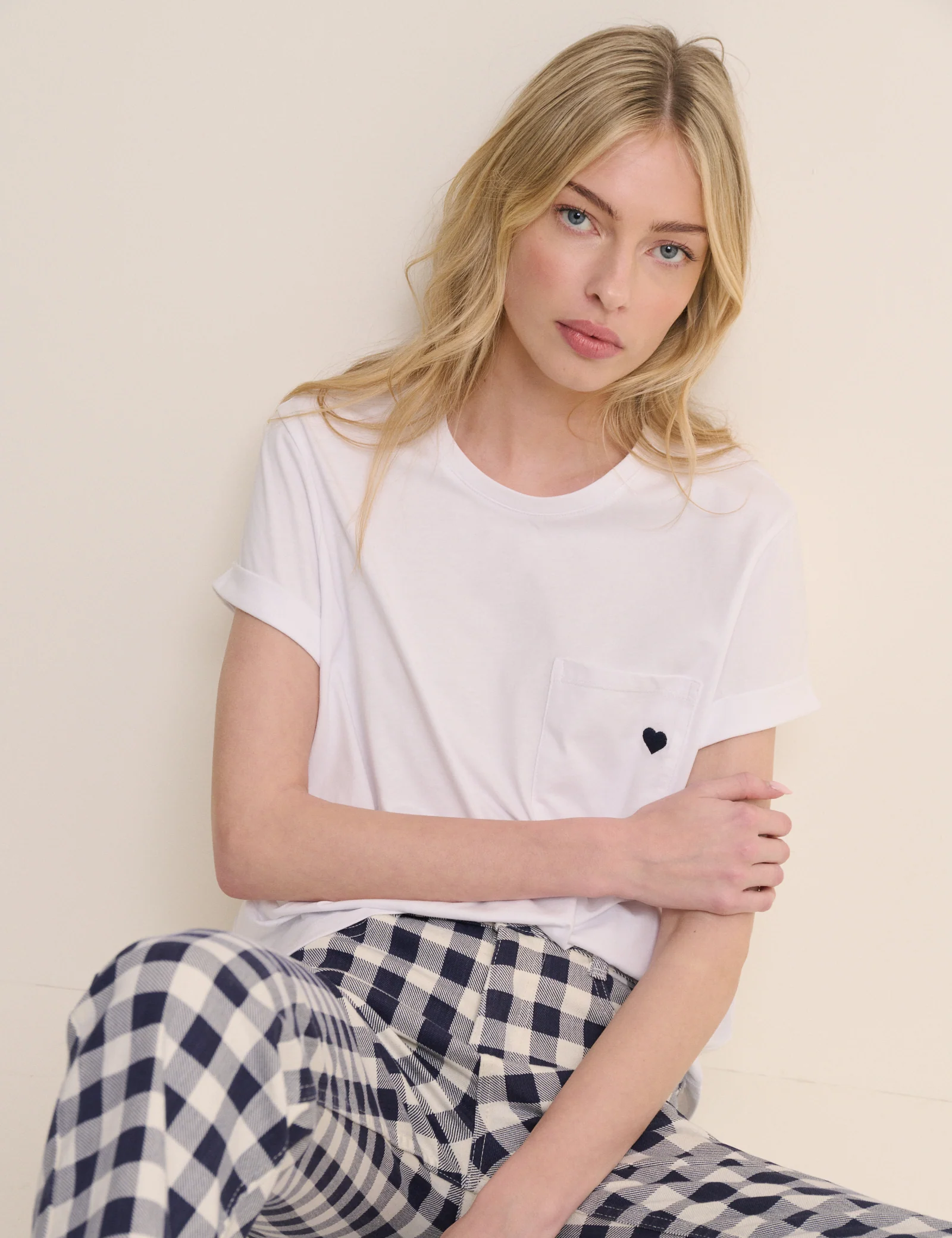 White Heart Embroidered T-Shirt - Image 4