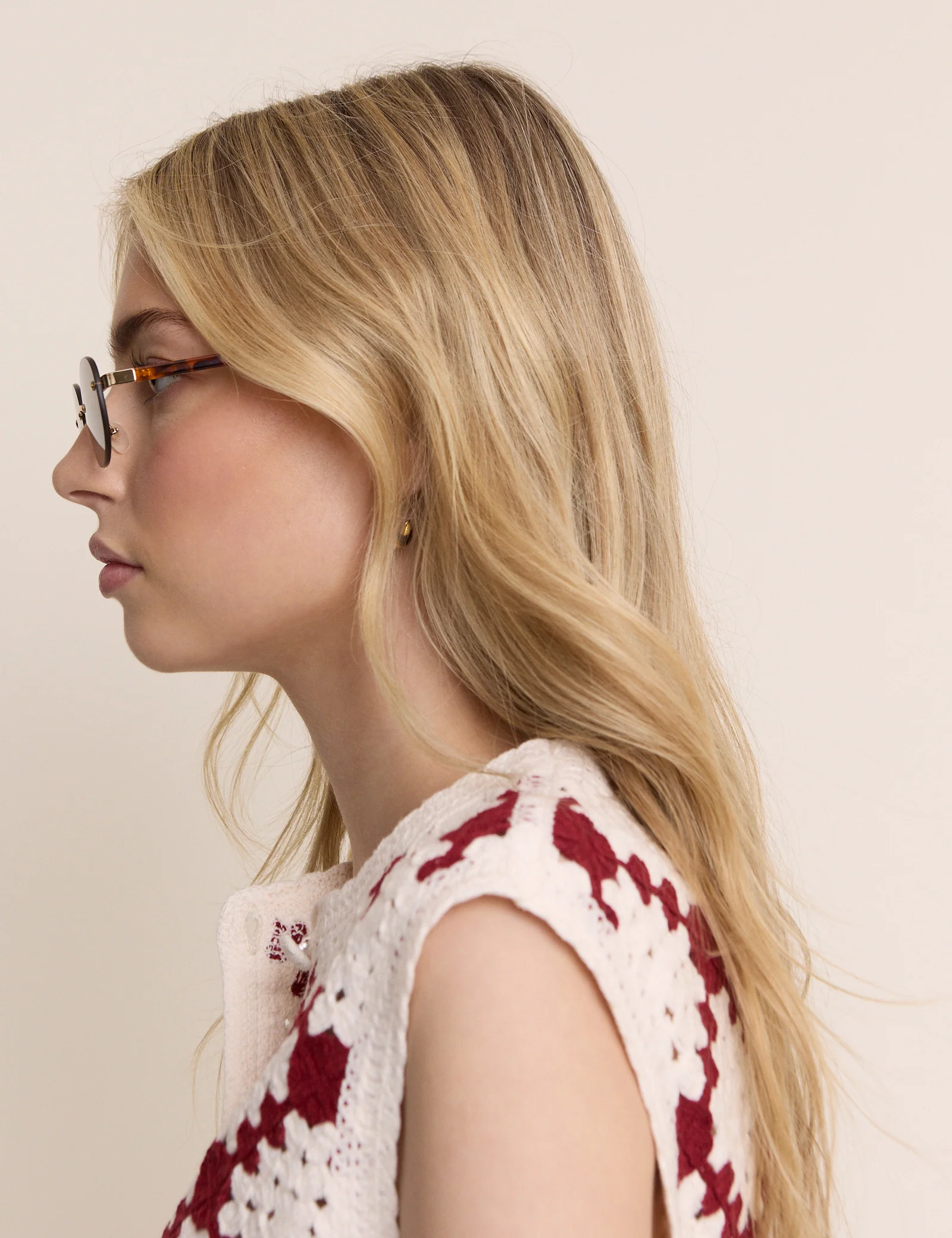 Brown Oval Flare Sunglasses - Image 6