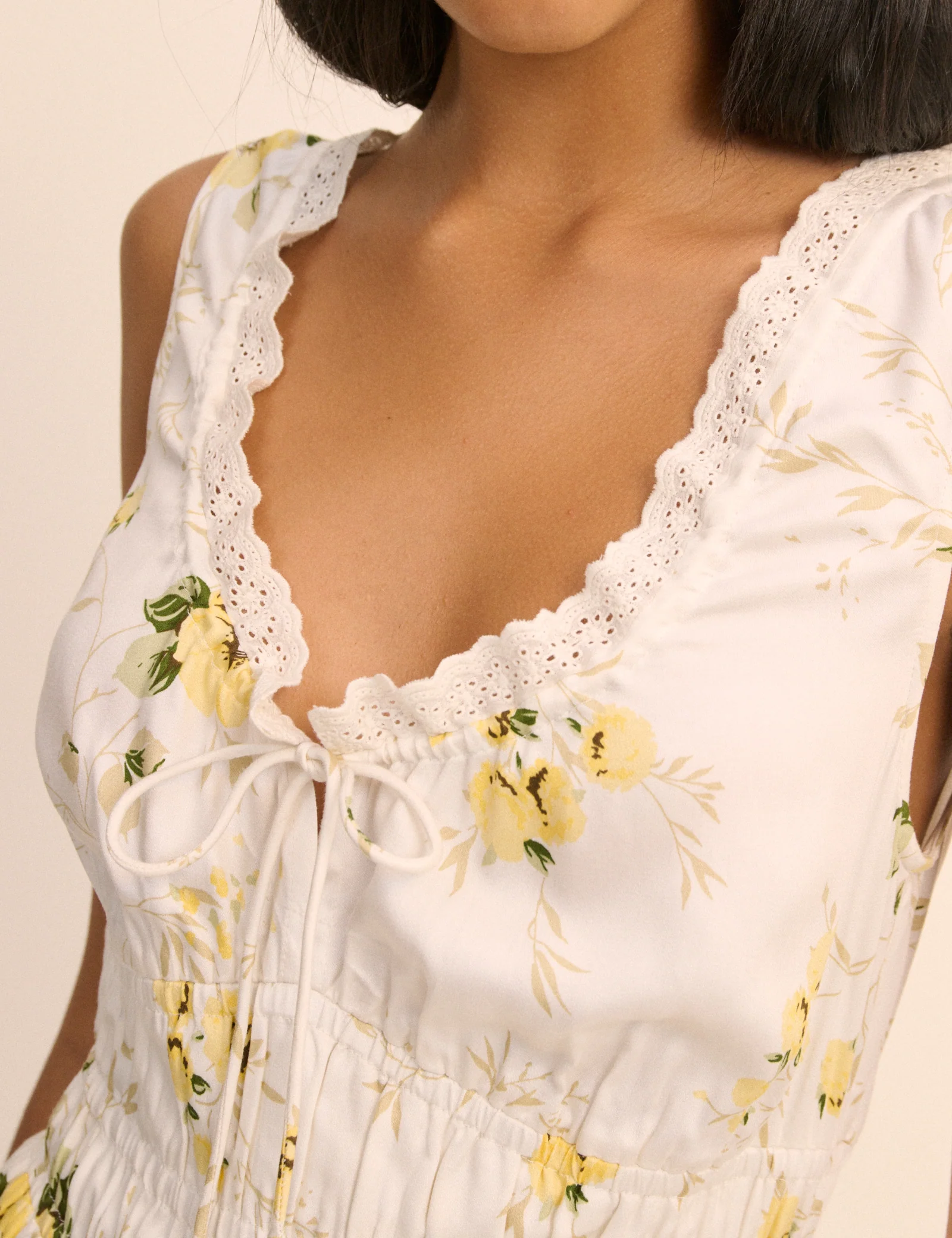 White Floral Shirred Sleeveless Isabella Midi Dress - Image 2