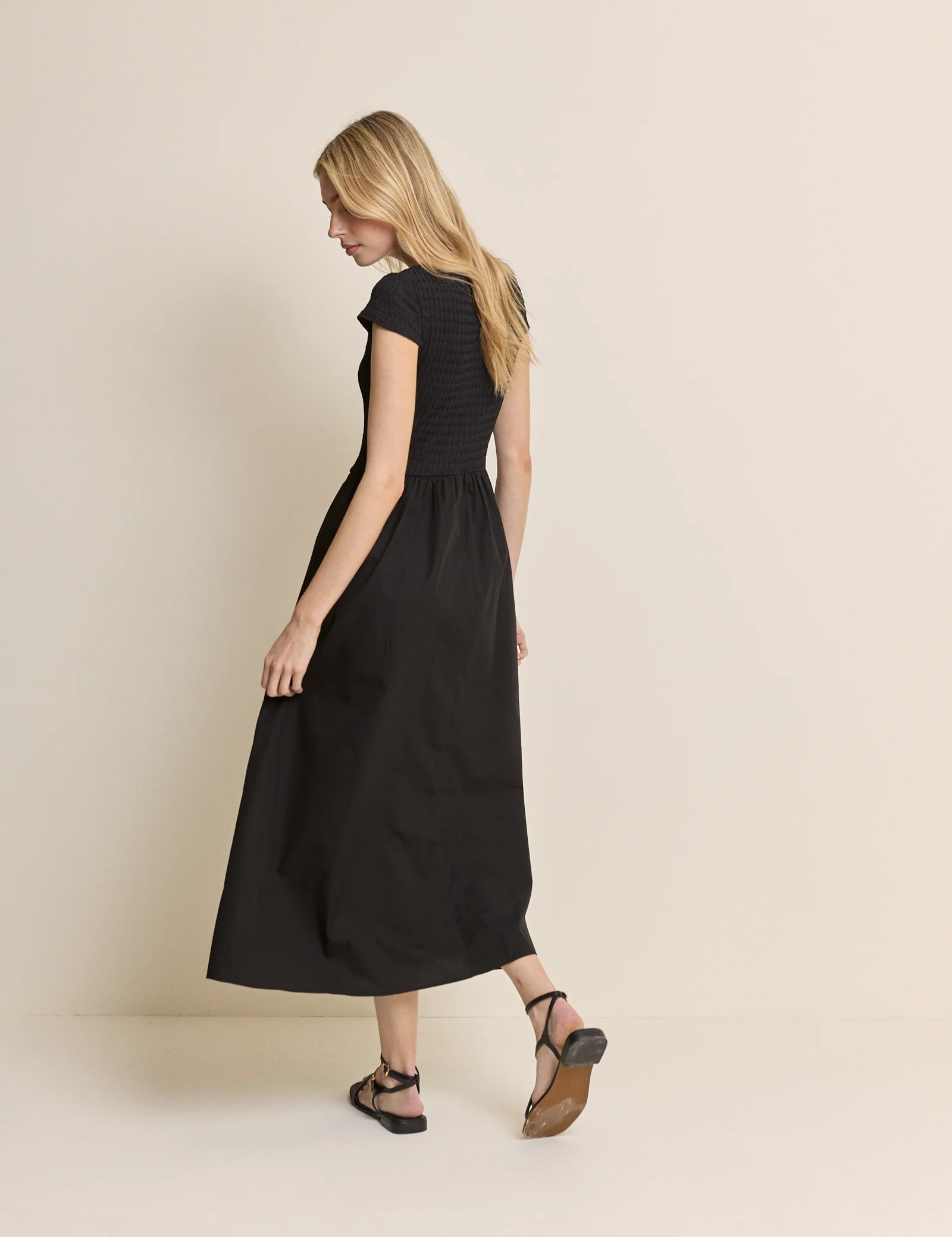 Black Scoop Neck Molly Midi Dress - Image 5