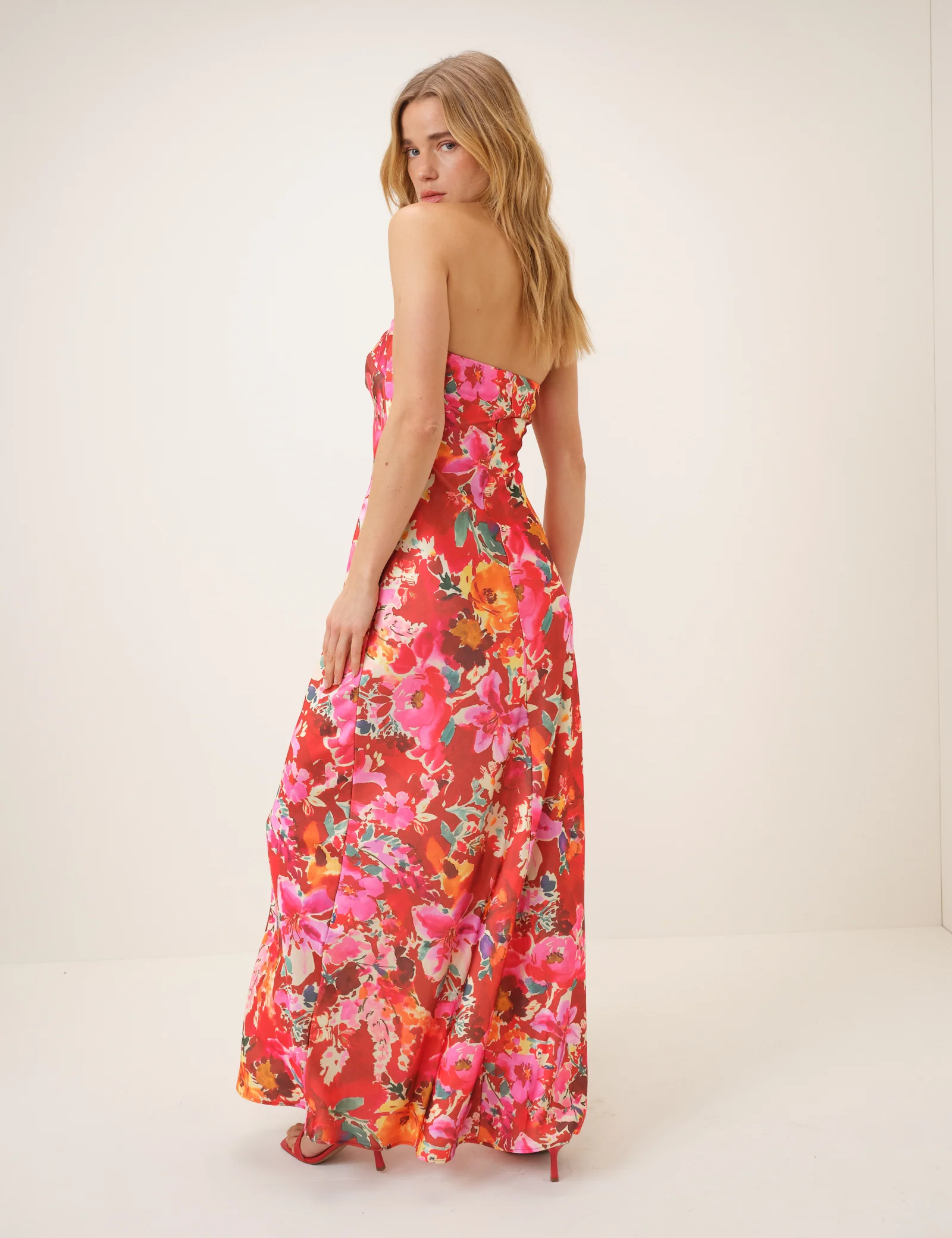 Pink Floral Robyn Maxi Dress - Image 4