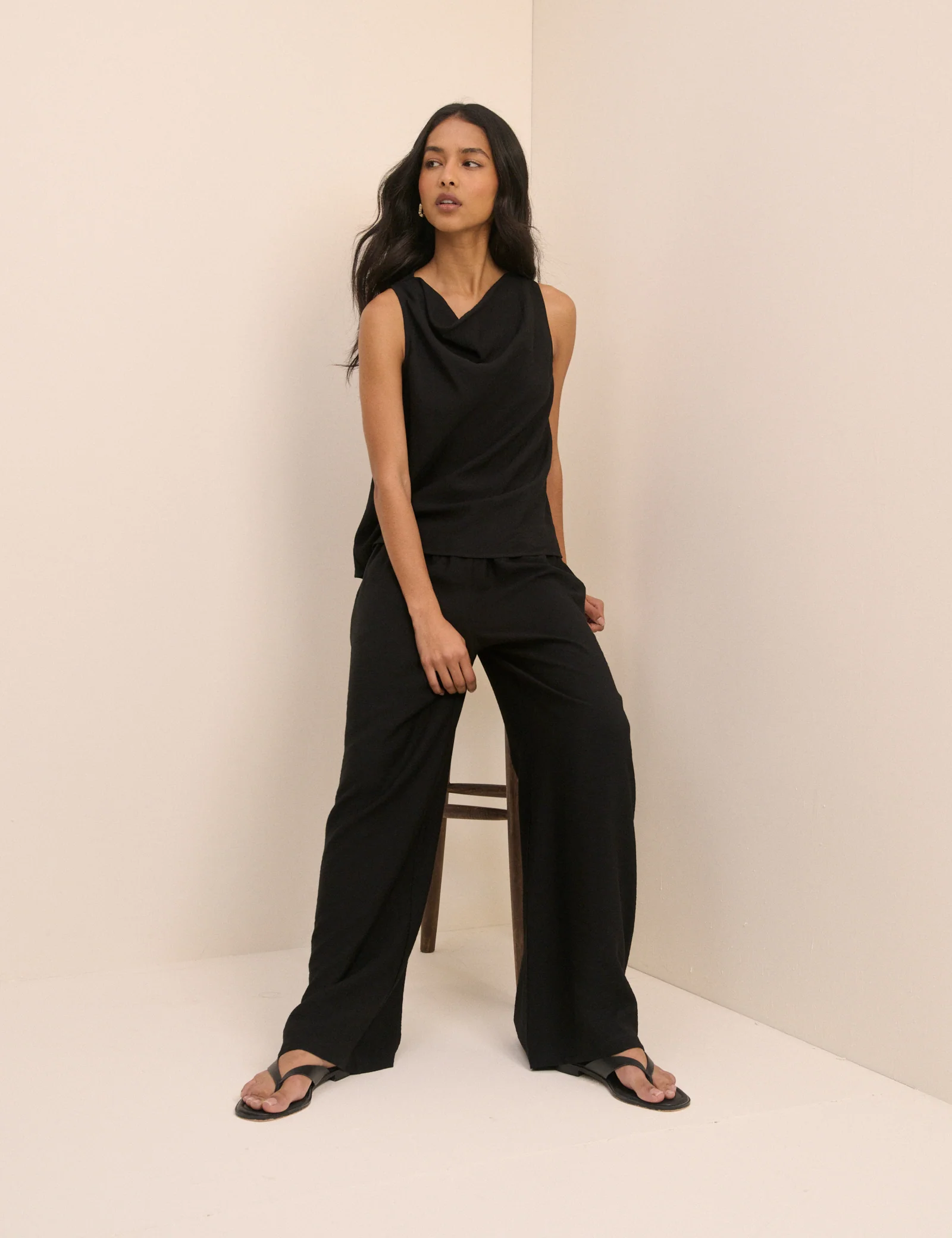 Black Relaxed Wide Leg Trouser - Image 3