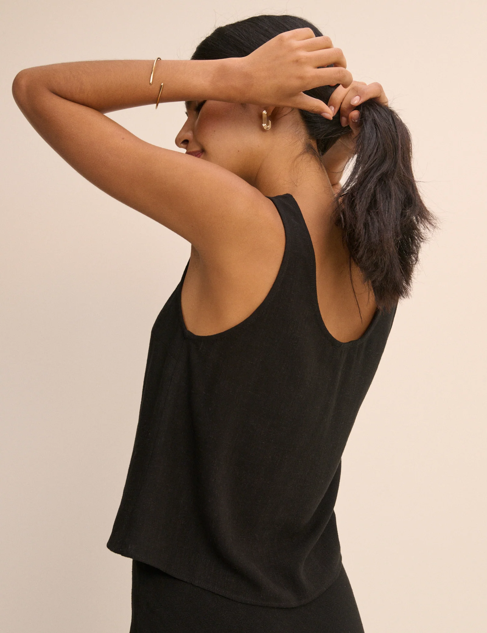 Black Scoop Neck Tank Top - Image 5