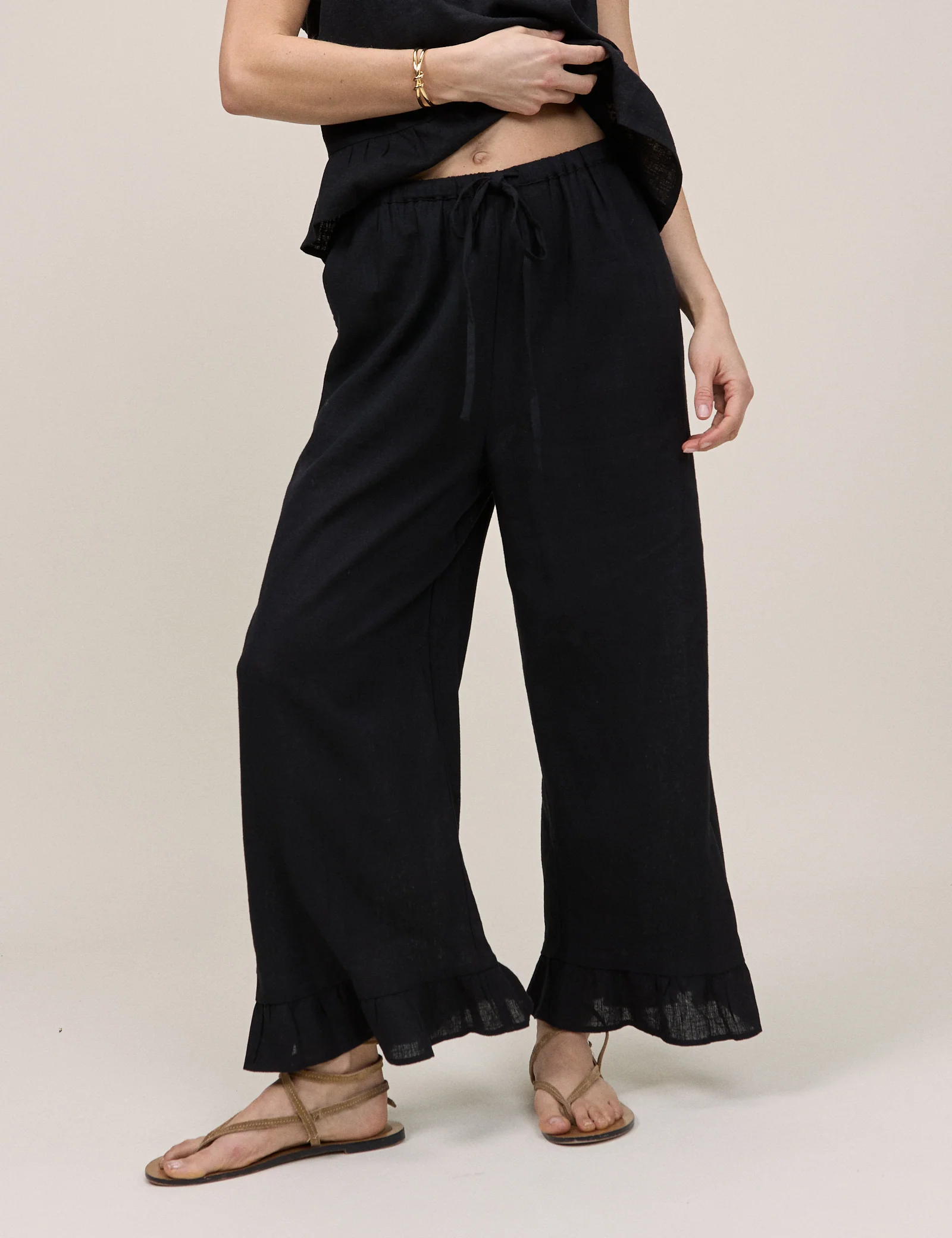 Black Linen-Blend Cropped Sia Trousers - Image 2