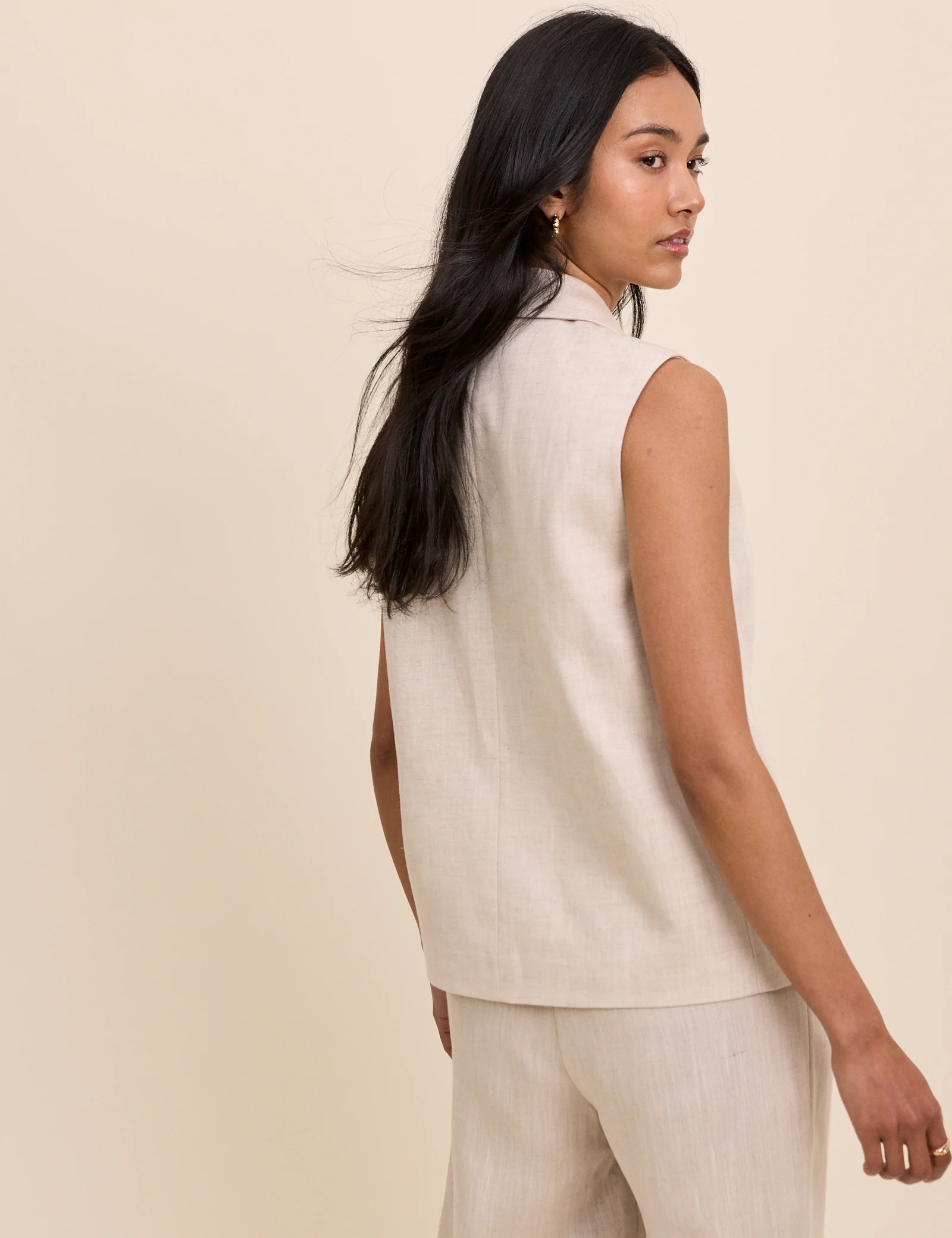 Beige Sleeveless Boxy Blazer - Image 5