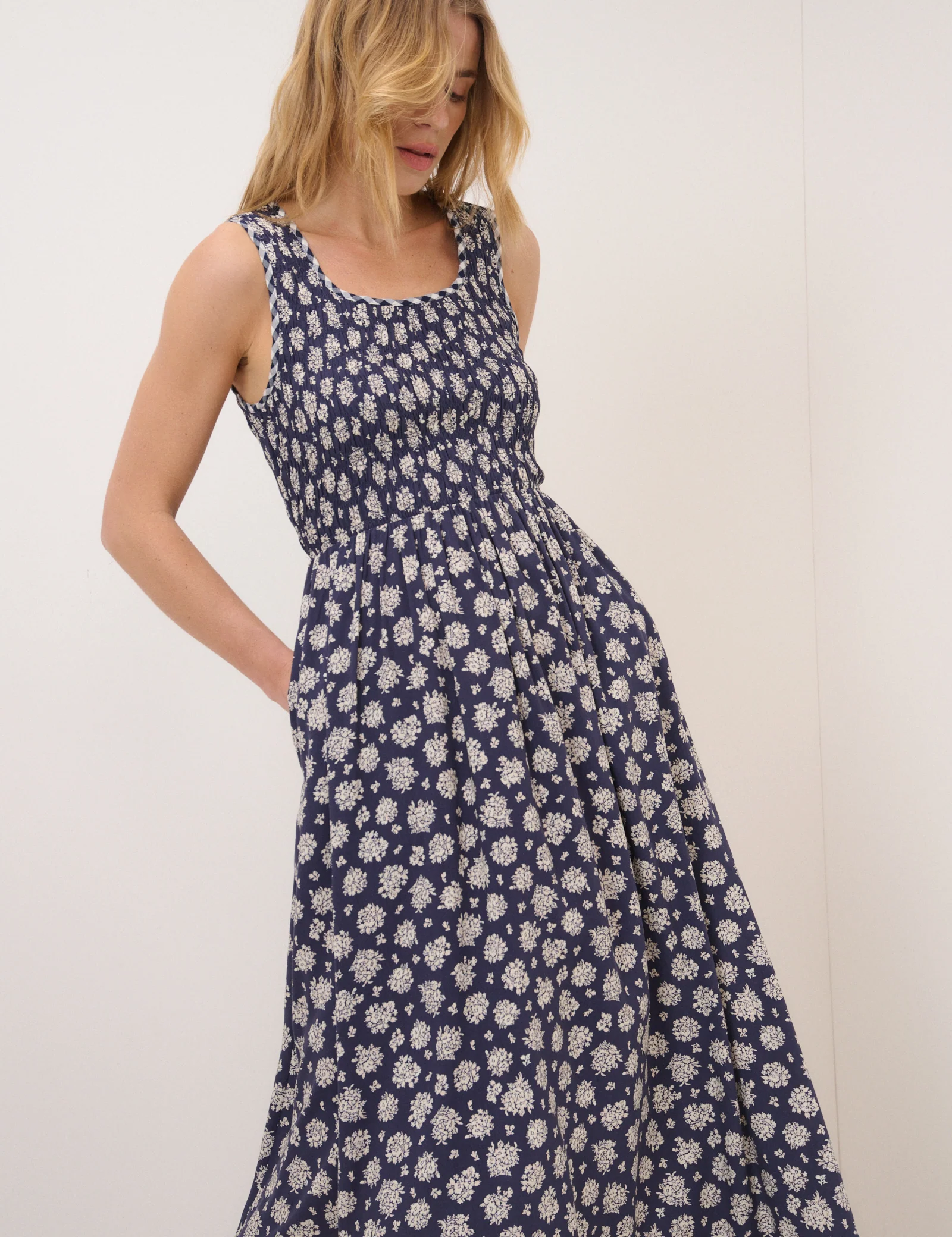 Navy Floral Shirred Kinsley Midi Dress - Image 3