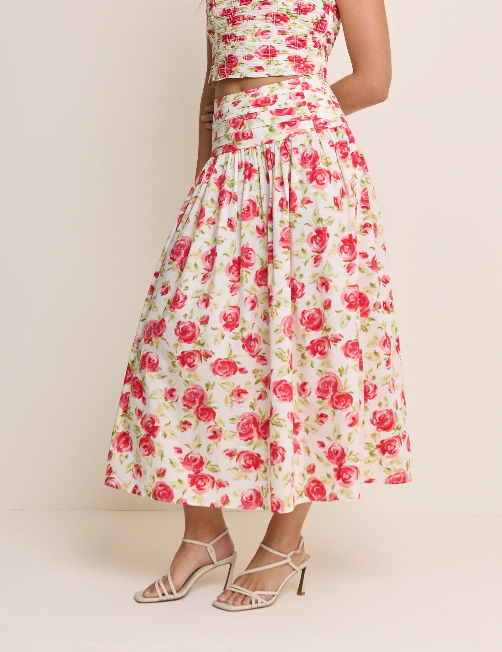 White and Red Floral Pleated Maxi Skirt - Image 2
