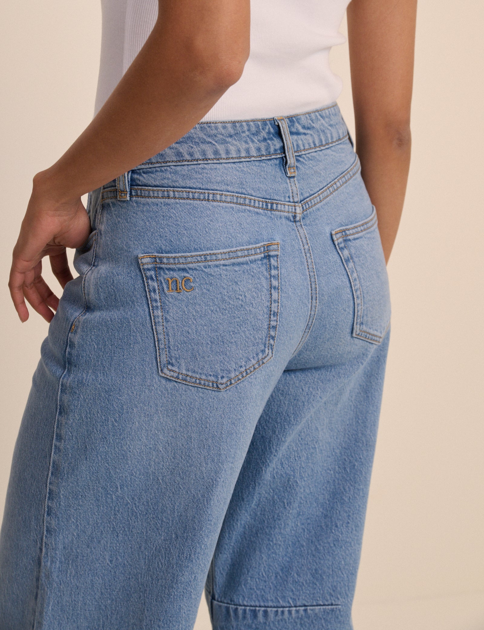 Blue Mid Rise Subtle Barrel Jeans - Image 4
