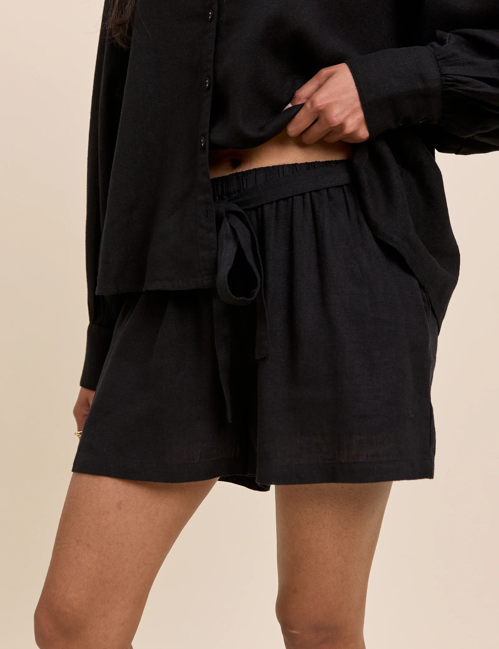 Black Linen-Blend Tie Detail Pull On Shorts - Image 2