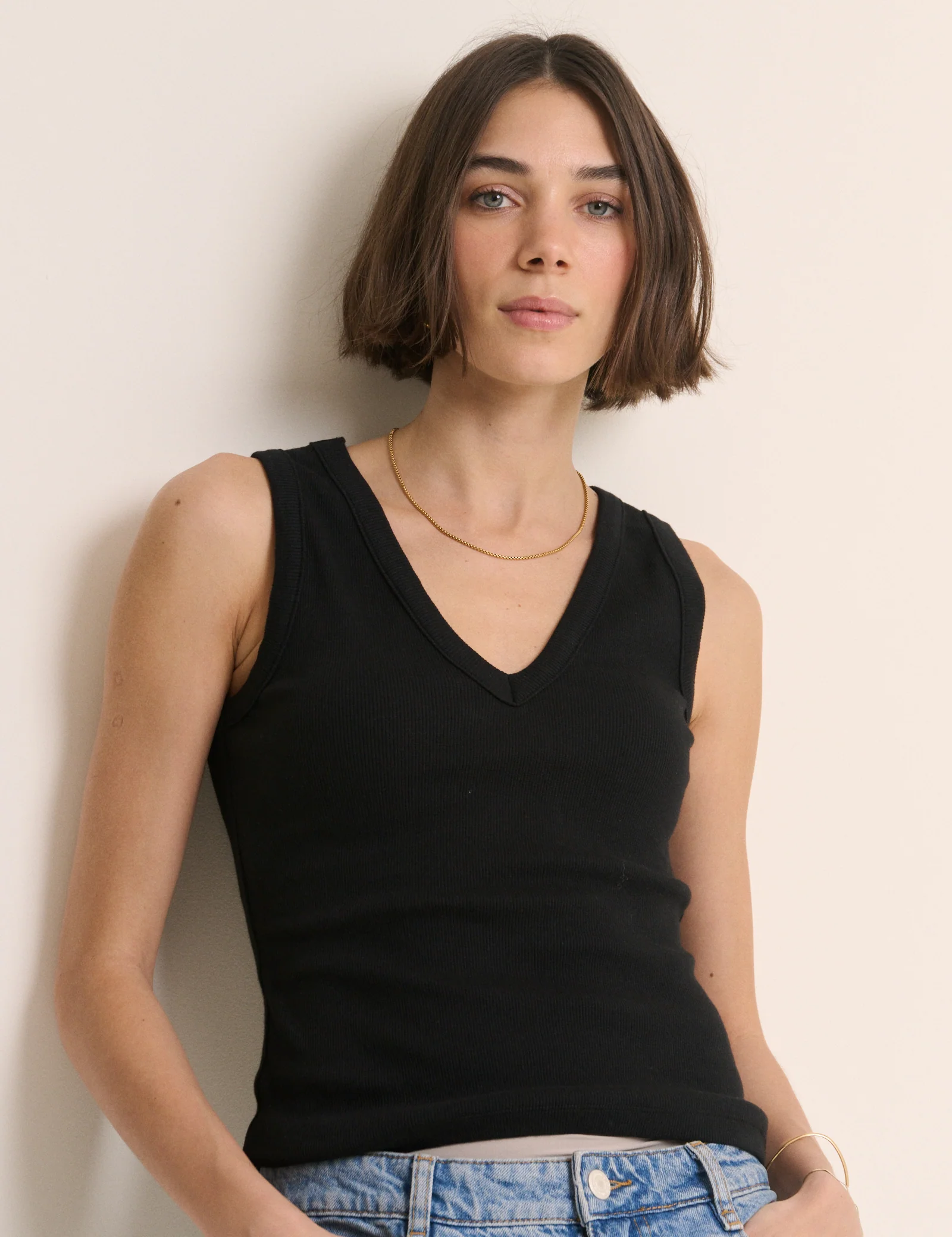 Black Ribbed V-Neck Vest - Image 3