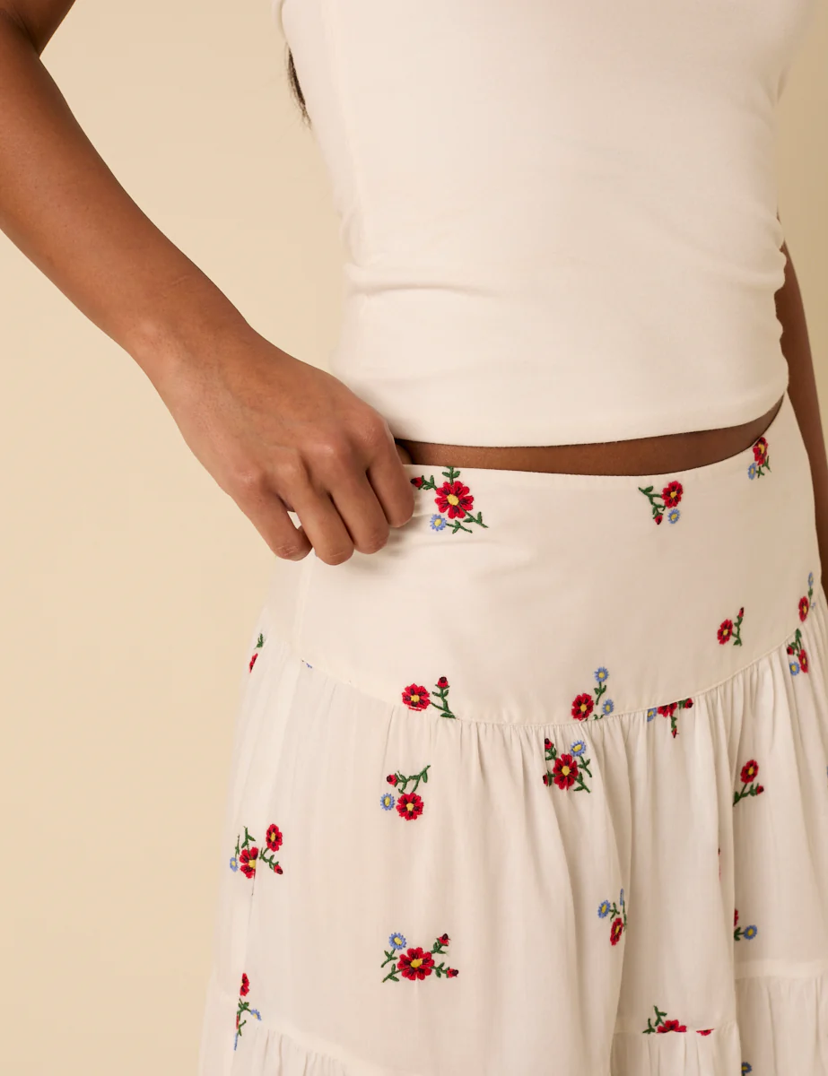 White Tiered Floral Embroidered Midi Skirt - Image 3